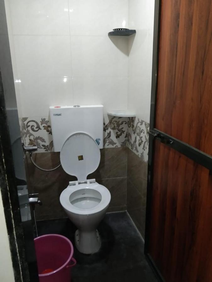 Sadguru Lodge Mumbai Exterior foto