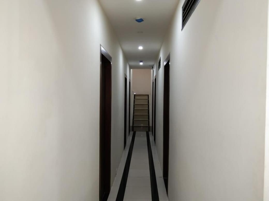 Sadguru Lodge Mumbai Exterior foto
